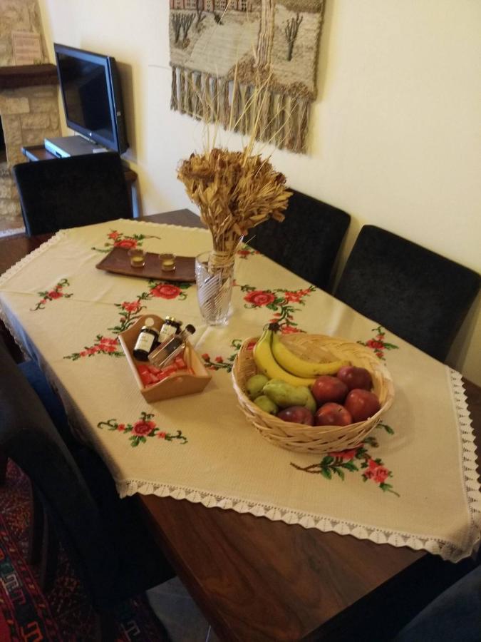 La Casa Di Pietra Villa Karpenisi Luaran gambar